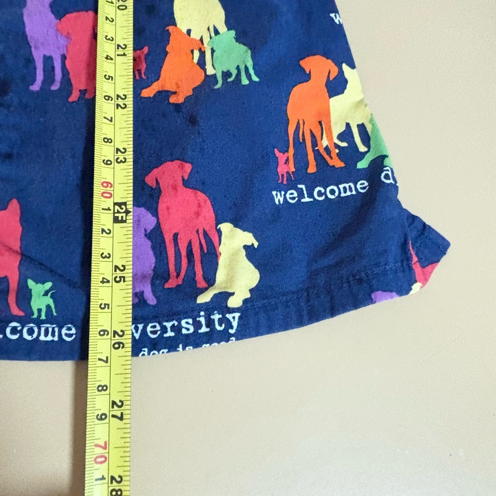 Colorful Animal Print Scrub Top size Large - Picture 6 of 7